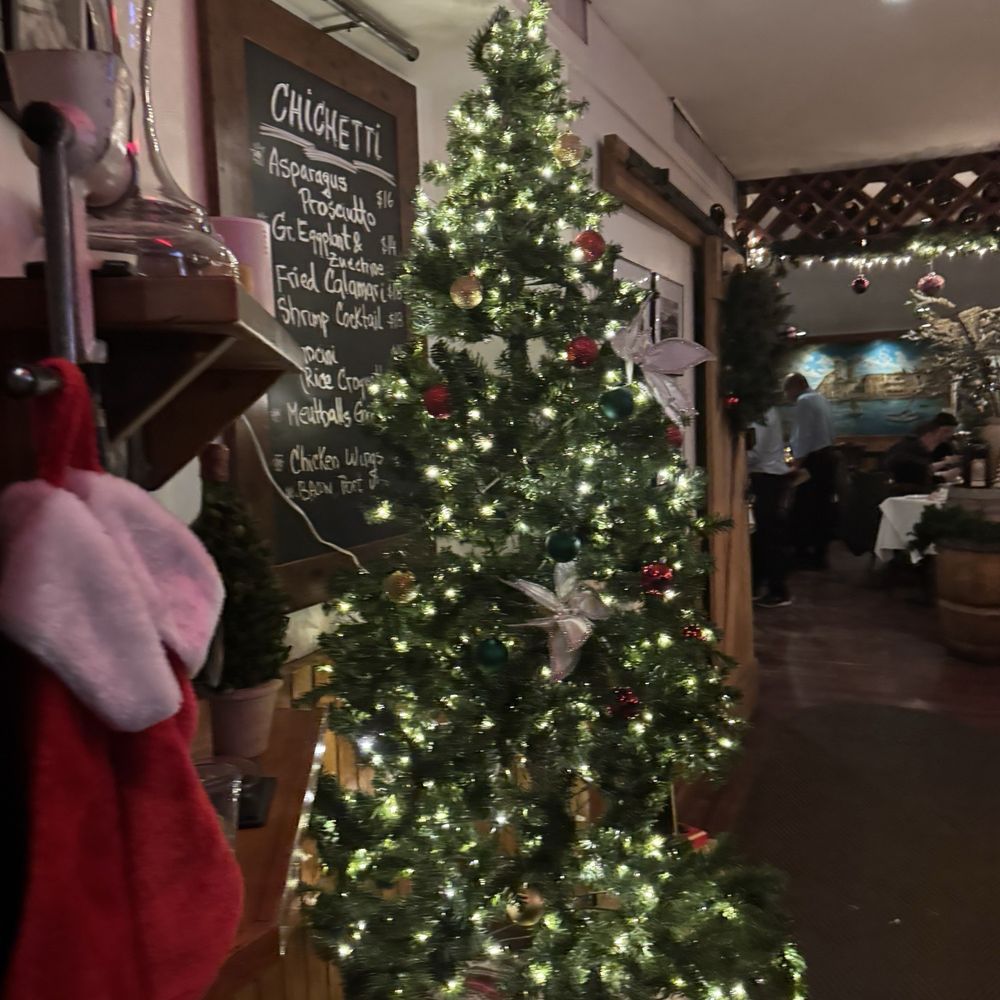 Paul & Jimmy's - Christmas tree entrance - Italian Near Me - New York, New York Paul & Jimmy's - Christmas tree entrance - Italian Near Me - New York, New York