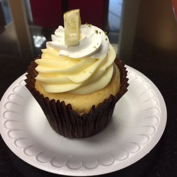 Smallcakes- A Cupcakery Elmhurst - Key Lime Cupcake - Bakeries Near Me - Elmhurst, Illinois