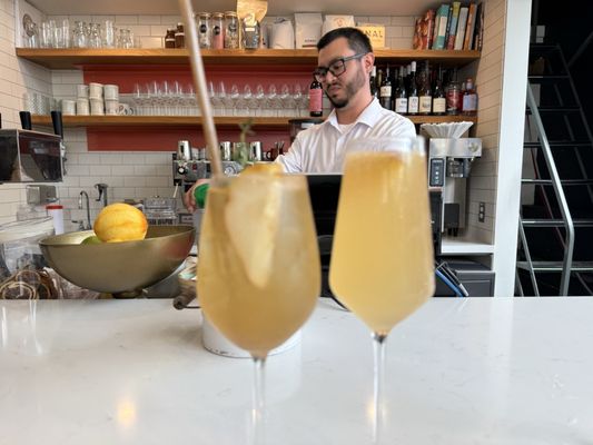 Early To Rise, Scratch Made Brunch by null