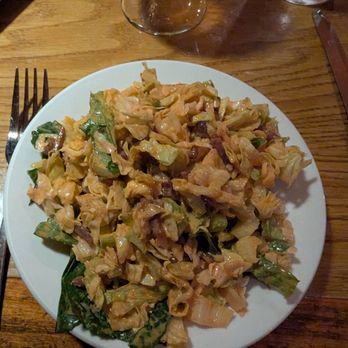 Damon's Steak House - House salad - Steakhouses Near Me - Glendale, California
