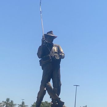 Scheels - Bronze statue in front of the store - Golf Equipment Near Me - Chandler, Arizona
