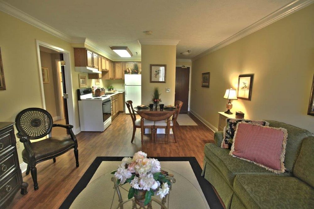 IVY KNOLL SENIOR LIVING COMMUNITY Updated August 2024 12 Photos