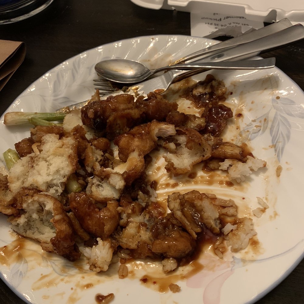 More half fried bread than chicken in the General Tso's Chicken Dinner... More half fried bread than chicken in the General Tso's Chicken Dinner...