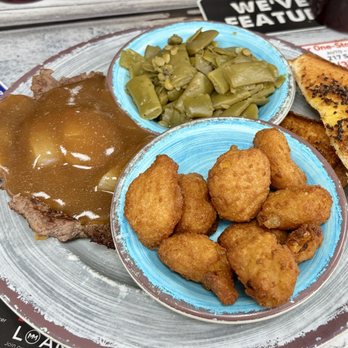 Our Place Diner - Hamburger Steak, green beans, Corn Nuggets , and garlic bread - Southern Near Me - Ozark, Alabama