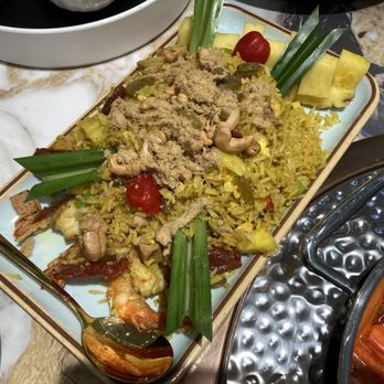 JIYU Thai Hot Pot - Thai Pineapple Fried Rice - Seafood Near Me - Markham, Ontario