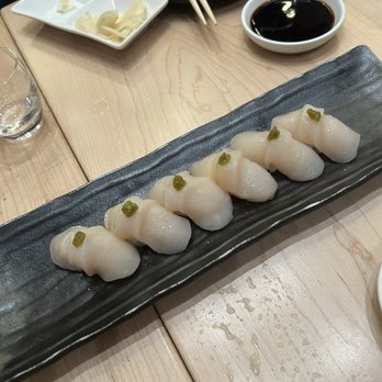 Yume Sushi Bar - Hokkaido Scallop Sushi - Sushi Bars Near Me - Calabasas, California