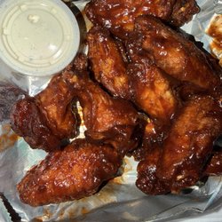 48 Phillys - The wings are juicy and the bbq sauce taste so good
