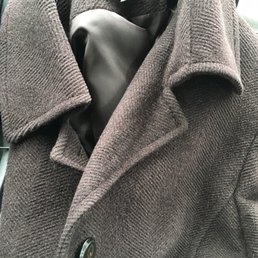 Beautiful Jones New York knee-length wool blend coat for $4.25. The picture does not do it justice. Beautiful Jones New York knee-length wool blend coat for $4.25. The picture does not do it justice.