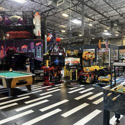 Gravity Extreme Zone - Barely anyone here and they said the a/c is out. It's miserable in here.