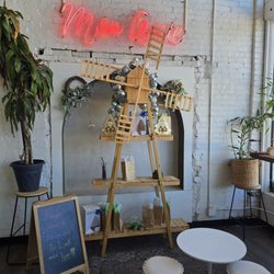 Mon Amie Nails and Spa