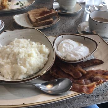 Noni's Grille - American Near Me - Troy, Michigan