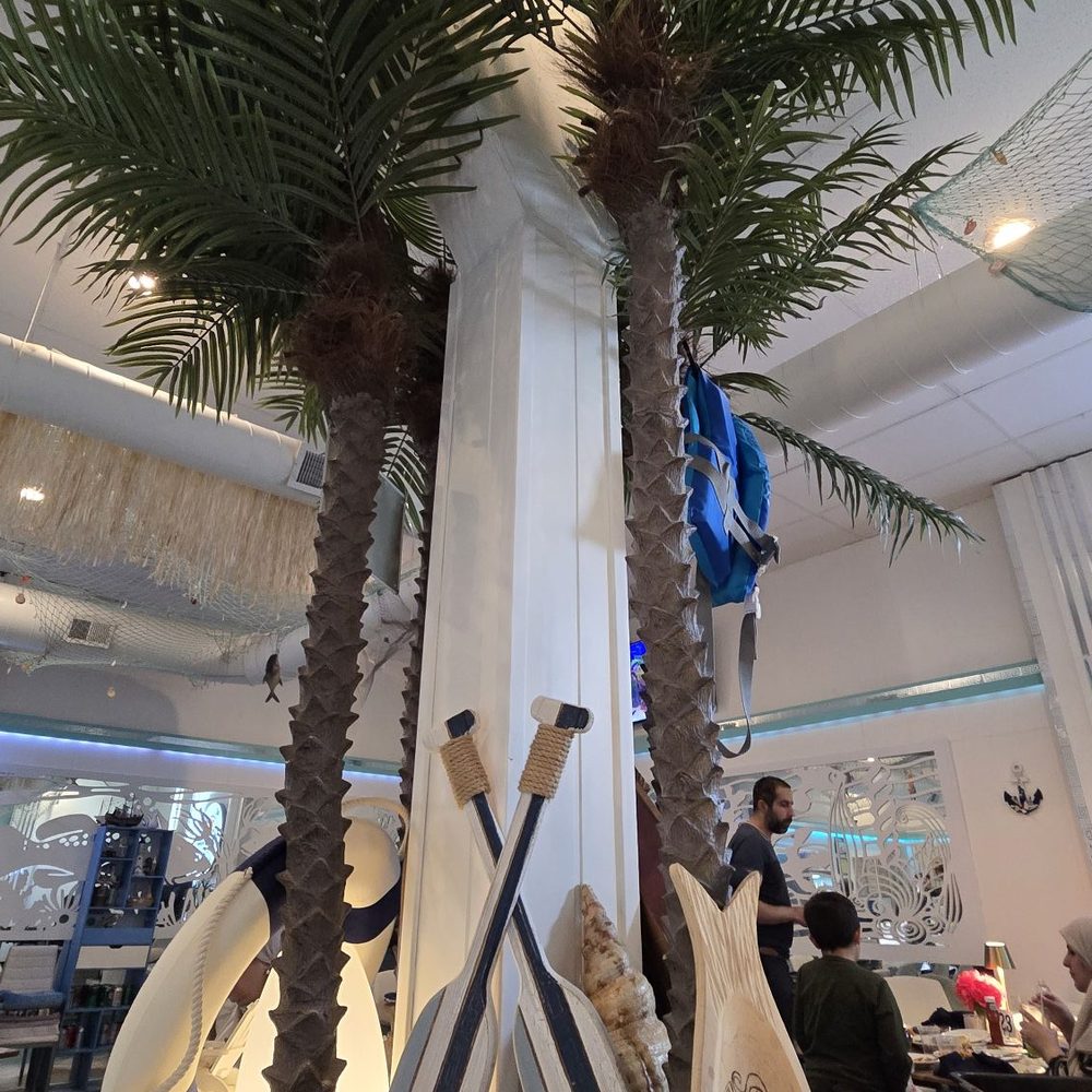 Seagull - Interior decor - Seafood Near Me - Paterson, New Jersey Seagull - Interior decor - Seafood Near Me - Paterson, New Jersey