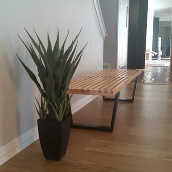 Texas Hardwood Flooring - Here is a small section of an entryway containing white oak engineered hardwoods installed by Texas Hardwood Flooring. - Flooring Near Me - Dallas, Texas Texas Hardwood Flooring - Here is a small section of an entryway containing white oak engineered hardwoods installed by Texas Hardwood Flooring. - Flooring Near Me - Dallas, Texas