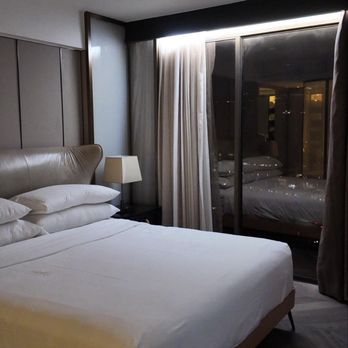 Sheraton Universal Hotel - Hotels Near Me - Universal City, California