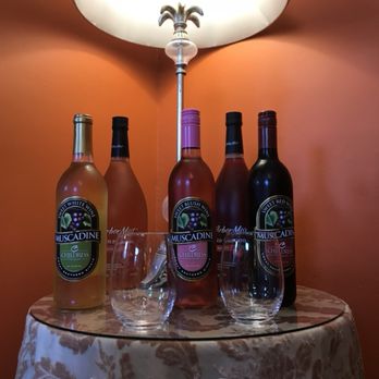 Otro Rollo - VIP service - Hair Salons Near Me - Asheboro, North Carolina Otro Rollo - VIP service - Hair Salons Near Me - Asheboro, North Carolina