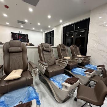 High Five Nail Bar - Nail Salons Near Me - Dallas, Texas