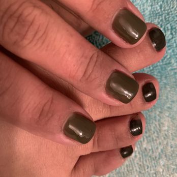 Pastel Nail Lounge - Mani-Pedi DO NOT match! 2 different colors. - Nail Salons Near Me - Glendora, California Pastel Nail Lounge - Mani-Pedi DO NOT match! 2 different colors. - Nail Salons Near Me - Glendora, California