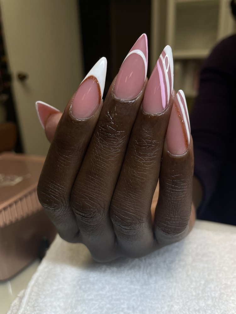 STUDIO 8 THIRTEEN Request an Appointment 31 Photos 1524 Adeline