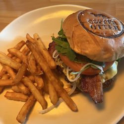 Copper Otter Bar and Grill - Fantastic backyard smash burger. Two juicy patties plus cheese, bacon and veggies. Fries amazing. Staff was so helpful with our trip ideas.