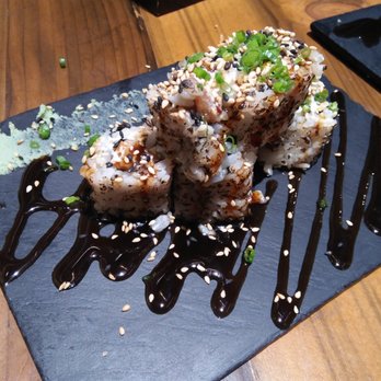 Ooma - Unagi Maki Php315 (broiled freshwater eel, cream cheese, fried shallots, toasted rice) - Japanese Near Me - Makati City, NCR