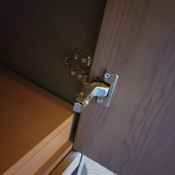 Primm Valley Resort - Broken cabinet - Hotels Near Me - Primm, Nevada