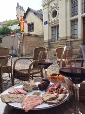 La Cave Voltaire by null