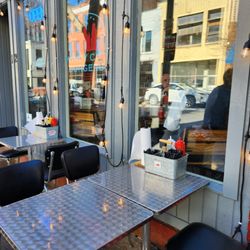 Windy City Burgers - Outdoor Seating Available