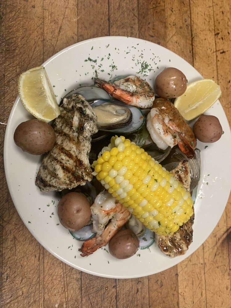 THE MEATING HOUSE with reviews Updated September 2024 14 Photos & 22 Reviews 10 Freedom Rd