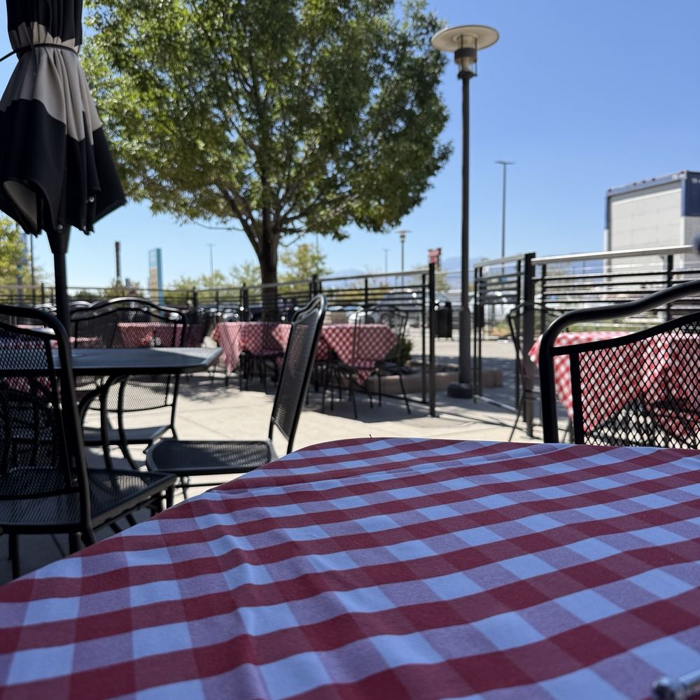 Grimaldi's Pizzeria - Patio dining - Pizza Near Me - Sparks, Nevada Grimaldi's Pizzeria - Patio dining - Pizza Near Me - Sparks, Nevada