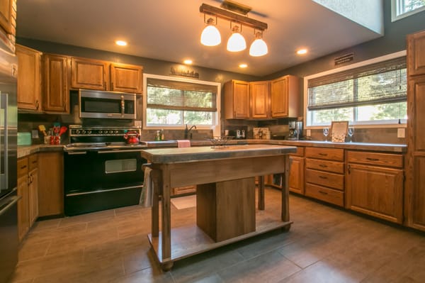 NW Comfy Cabins Vacation Rentals by null