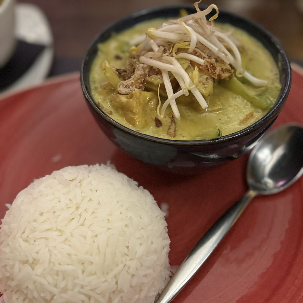 Red Torch Ginger - Green Thai curry - Thai Near Me - Dublin, D