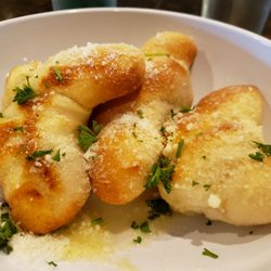 Cafe Fiore Restaurant & Lounge - Garlic knots