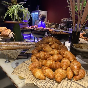 Clarion Hotel The Hub - Breakfast buffet - Hotels Near Me - Oslo, 03