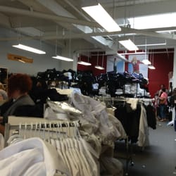 Inschoolwear - A lot of uniforms, but not very organized...