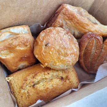 Gusto Bread - Biscuit ($3.75), Bolillo ($4), Pastelito de Guayaba ($5.50), Pan De Maiz ($7), and Oreja ($4). 4/8/2023 - Bakeries Near Me - Long Beach, California Gusto Bread - Biscuit ($3.75), Bolillo ($4), Pastelito de Guayaba ($5.50), Pan De Maiz ($7), and Oreja ($4). 4/8/2023 - Bakeries Near Me - Long Beach, California