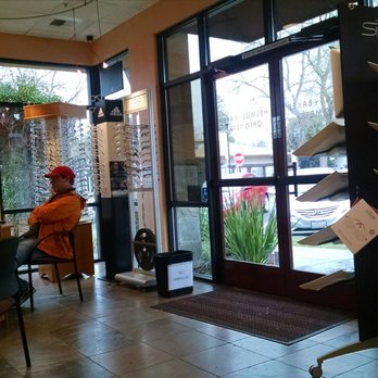 Helmus Optometry - Inside - Optometrists Near Me - Davis, California