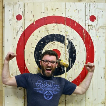 Maniax - CHAMPION DE LA SOIRÉE - Axe Throwing Near Me - Montreal, Quebec Maniax - CHAMPION DE LA SOIRÉE - Axe Throwing Near Me - Montreal, Quebec