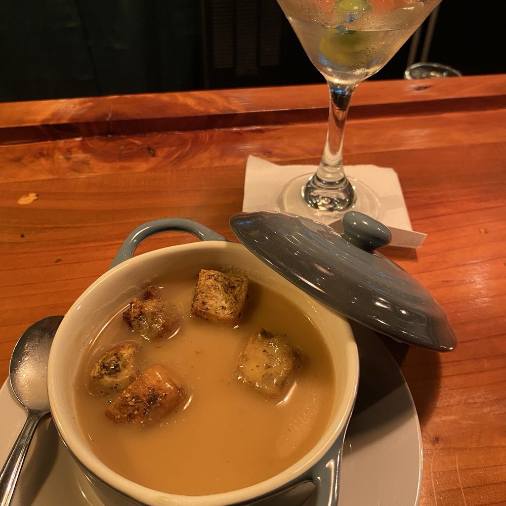 Soup of the day that had beer in it and if I remember right potatoes maybe? With herbed croutons. Ehh it was ok.