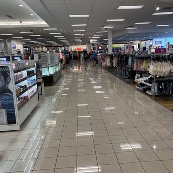 Kohl's - Spacious shopping area - Department Stores Near Me - COCONUT CREEK, Florida Kohl's - Spacious shopping area - Department Stores Near Me - COCONUT CREEK, Florida