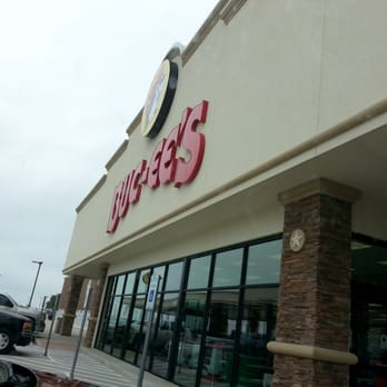 Buc-ee's - Gas Stations Near Me - Waller, Texas