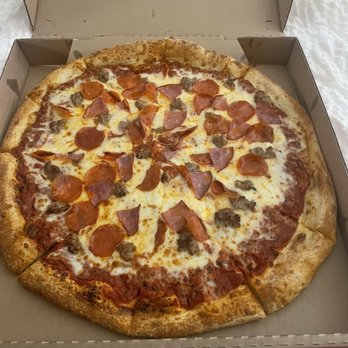 Fat Tomato Pizza - I feel like my pizza didn't look as good as others - Pizza Near Me - Los Angeles, California Fat Tomato Pizza - I feel like my pizza didn't look as good as others - Pizza Near Me - Los Angeles, California