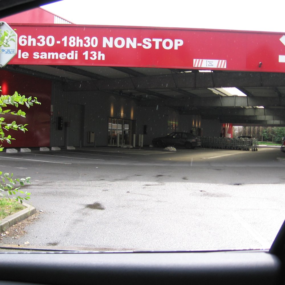 9 avenue antoine pinay 59510 hem
