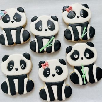 A Dollicious Dessert - Pandas - Desserts Near Me