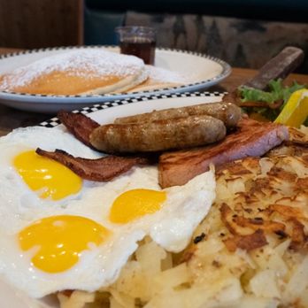 Black Bear Diner San Antonio Ackerman - Diners Near Me - San Antonio, Texas