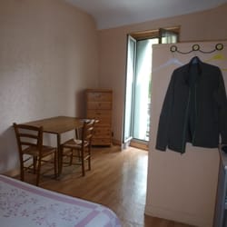 Hôtel des Jardins - großes Zimmer mit guten Ausblick