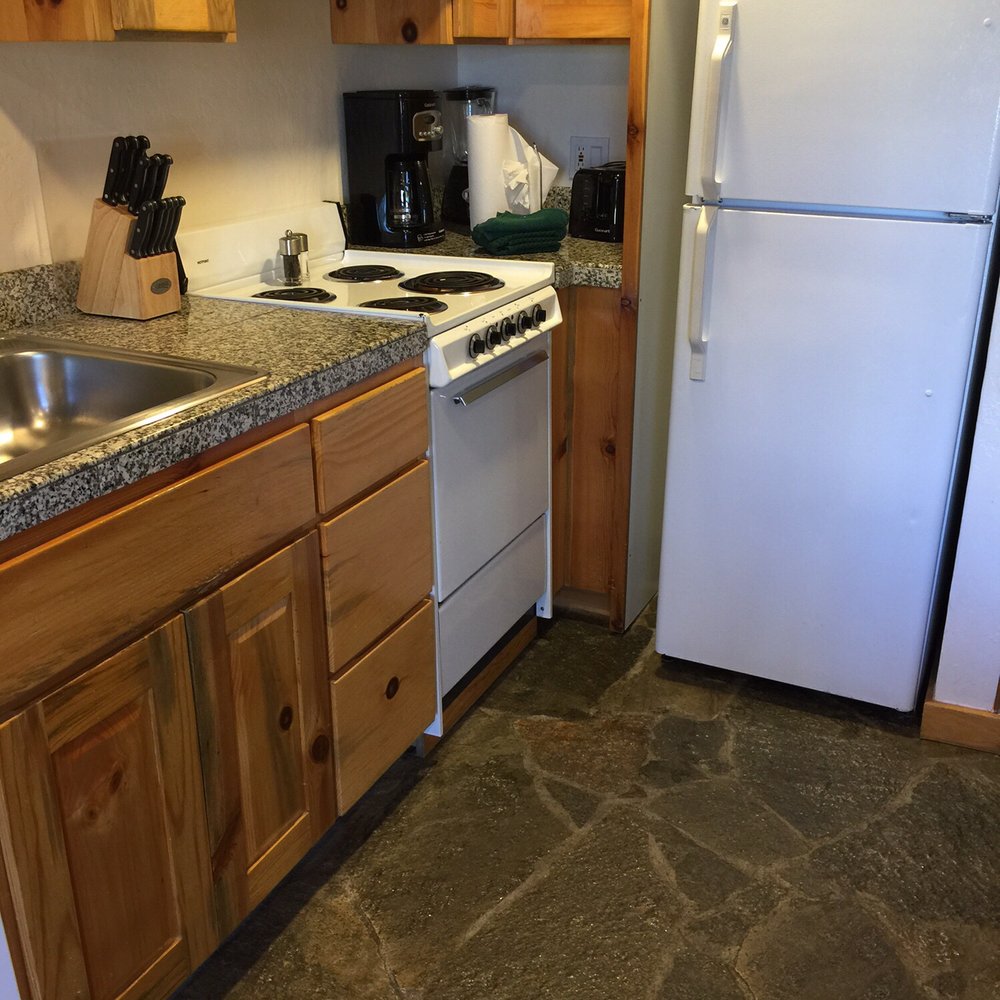 Red Wolf Lodge at Squaw Valley - Totally clean kitchen. Frige/stove setup is wanky but who cares? - Hotels Near Me - Olympic Valley, California Red Wolf Lodge at Squaw Valley - Totally clean kitchen. Frige/stove setup is wanky but who cares? - Hotels Near Me - Olympic Valley, California