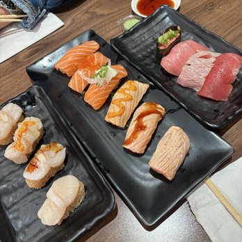 Waka Sakura - Scallop lovers, salmon party, tuna lovers plates - Conveyor Belt Sushi Near Me - Irvine, California Waka Sakura - Scallop lovers, salmon party, tuna lovers plates - Conveyor Belt Sushi Near Me - Irvine, California