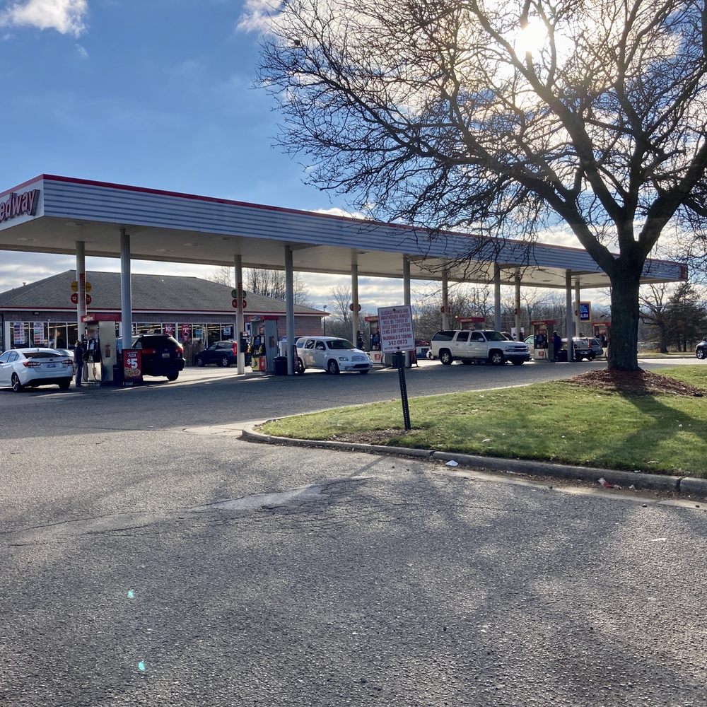 Speedway - There are lots of pumps to choose from - Gas Stations Near Me - Kalamazoo, Michigan Speedway - There are lots of pumps to choose from - Gas Stations Near Me - Kalamazoo, Michigan