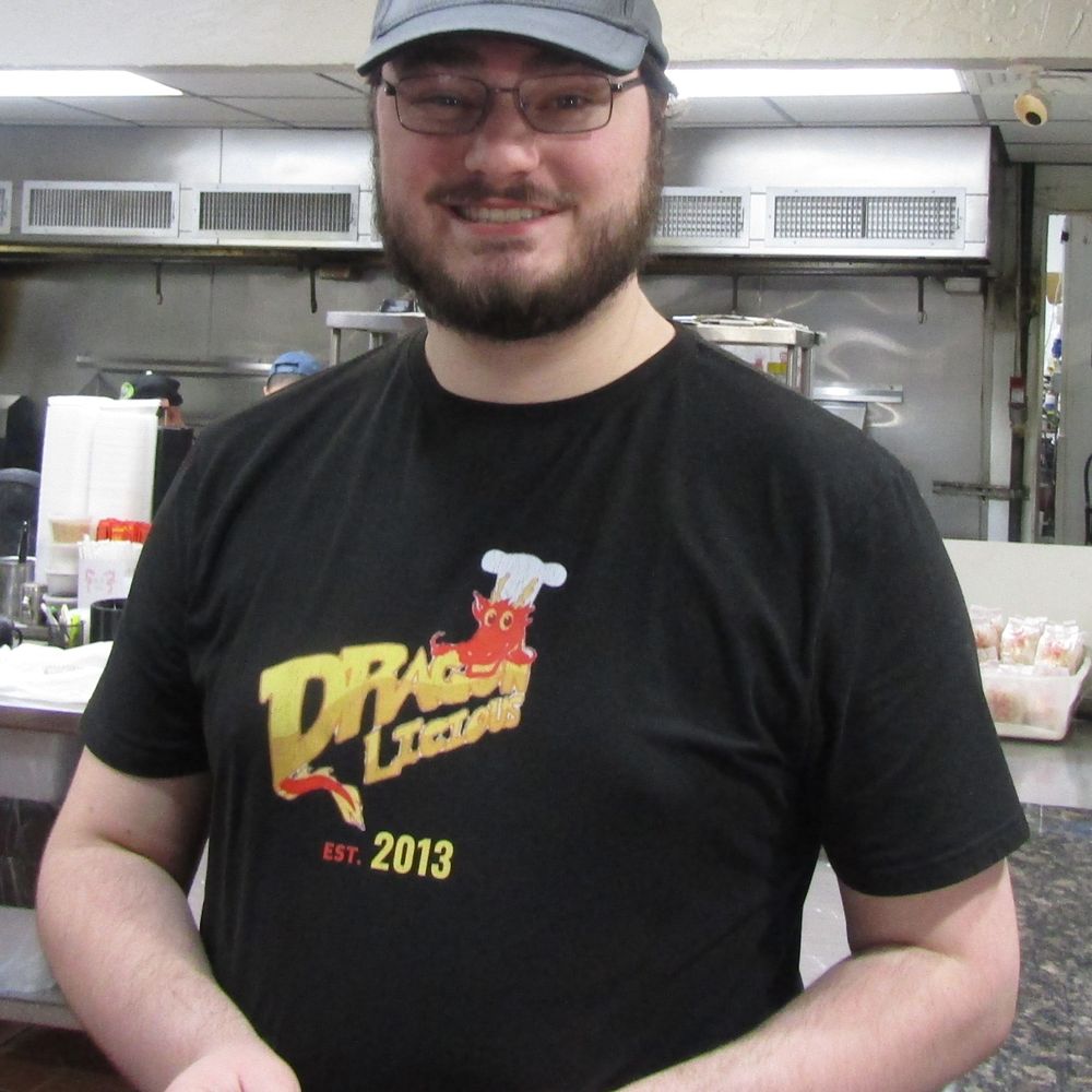 Dragon Licious - Jonathan -
Our Order Taker Guy - with his "Dollar-Bow-Tie" Award for going 'above-n-beyond' the norm. - Chinese Near Me - San Angelo, Texas Dragon Licious - Jonathan -
Our Order Taker Guy - with his "Dollar-Bow-Tie" Award for going 'above-n-beyond' the norm. - Chinese Near Me - San Angelo, Texas