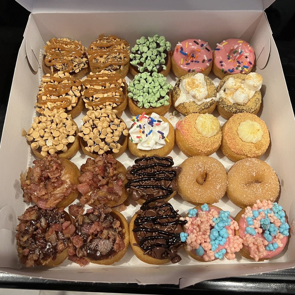 Van Dough - Assorted mini donuts - Donuts Near Me - Clearwater, Florida Van Dough - Assorted mini donuts - Donuts Near Me - Clearwater, Florida